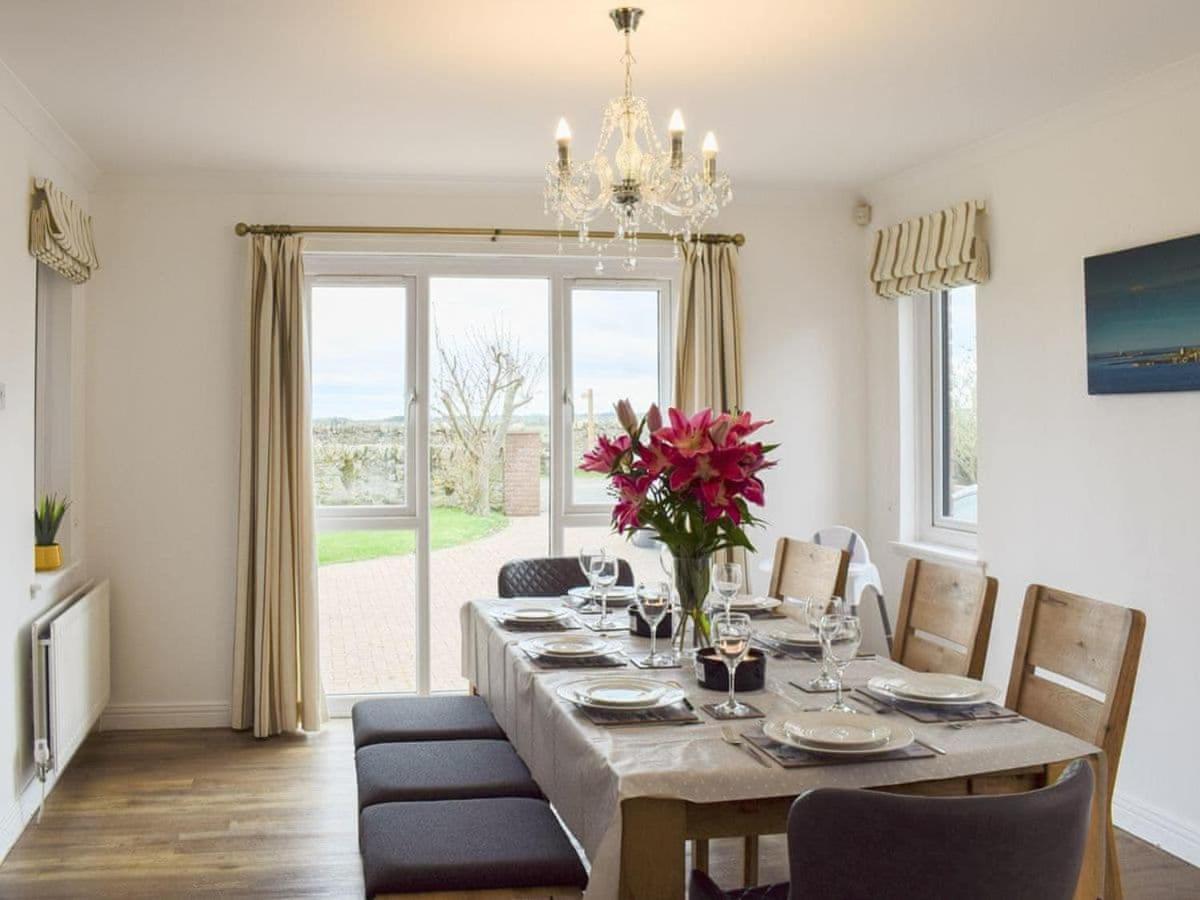 Bernicia House Villa Seahouses Exterior photo