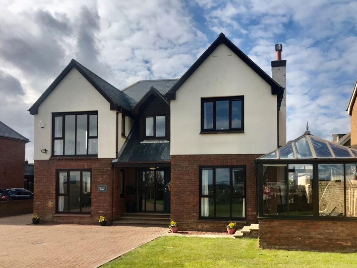 Bernicia House Villa Seahouses Exterior photo