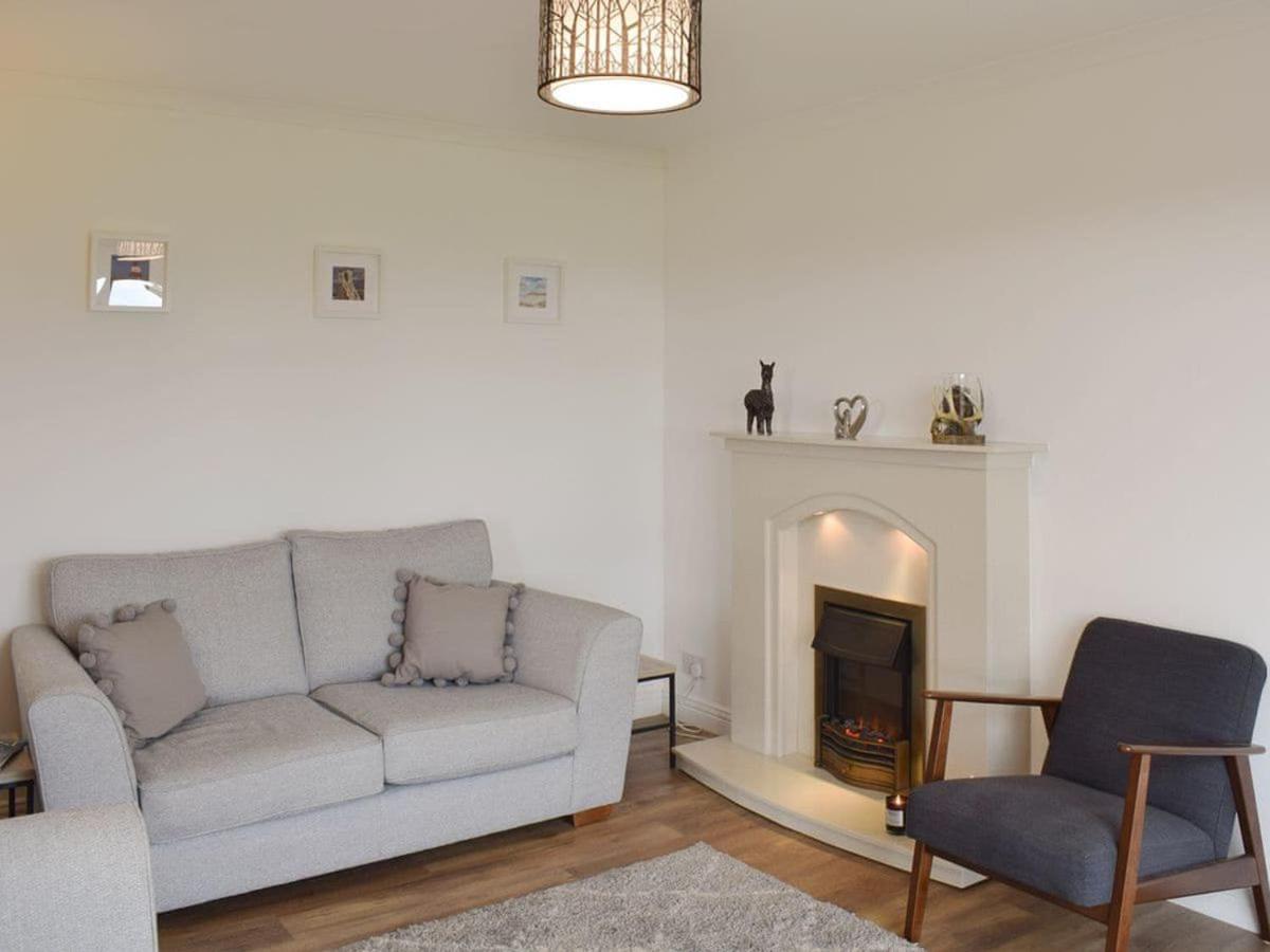 Bernicia House Villa Seahouses Exterior photo