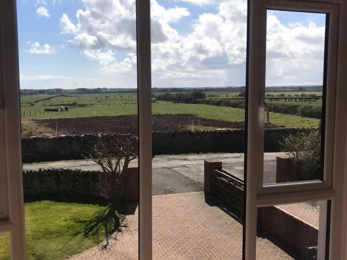 Bernicia House Villa Seahouses Exterior photo
